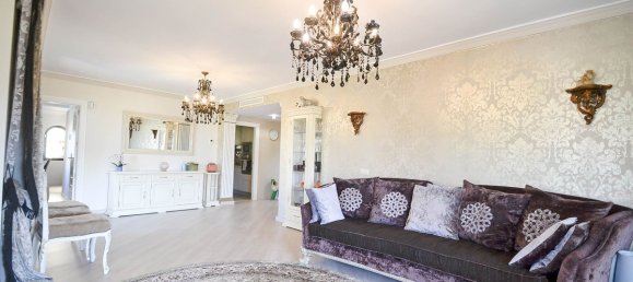 3 bedrooms Penthouse in Estepona, Spain No. 35376 9