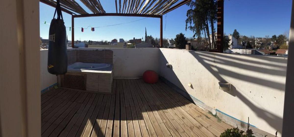 5 bedrooms House in Neuquen, Argentina No. 58536