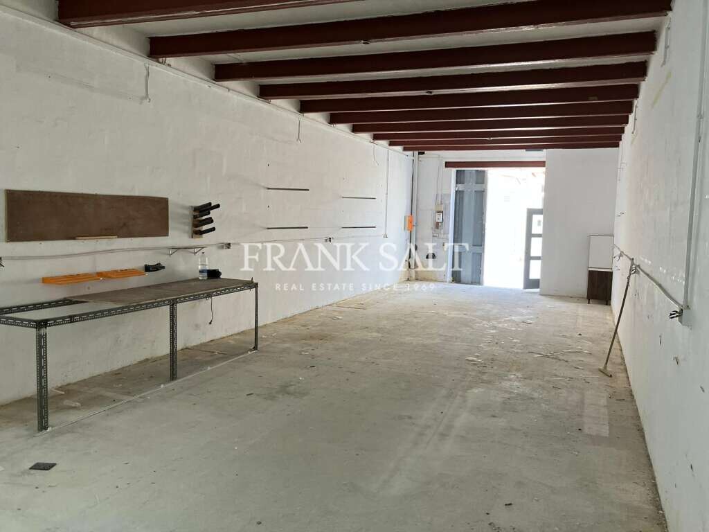 231m² Shop in Tarxien, Malta No. 12441