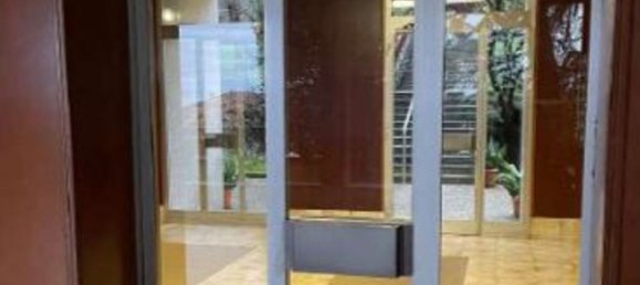 4 rooms Apartment in Como, Italy No. 6193 3