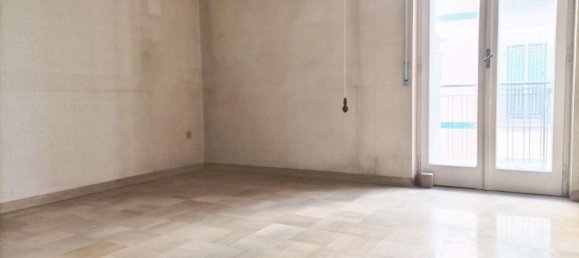3 rooms Apartment in Trani, Italy No. 4805 25