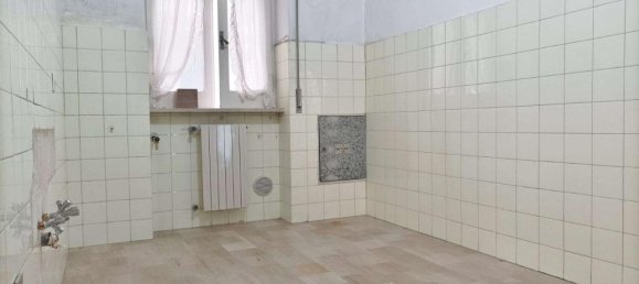 3 rooms Apartment in Trani, Italy No. 4805 23