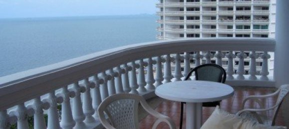 3 bedrooms Condo in Pattaya, Thailand No. 173 2
