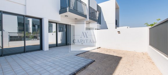 Вилла с 3 спальнями в Dubai Land, ОАЭ № 51618 8