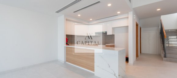 Вилла с 3 спальнями в Dubai Land, ОАЭ № 51618 4