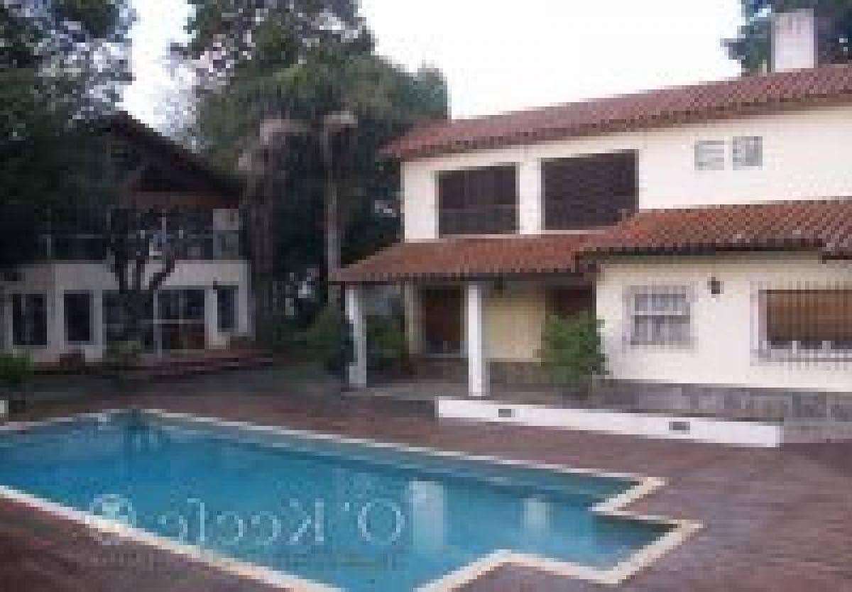 6 bedrooms House in Berazategui, Argentina No. 59365