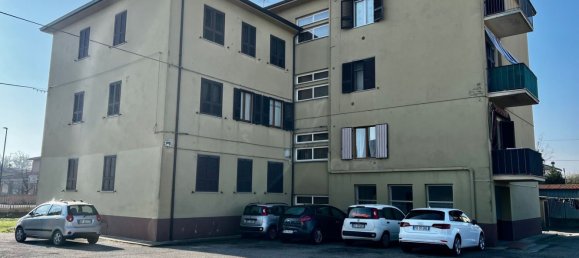 4 rooms Apartment in Ravenna, Italy No. 9324 4