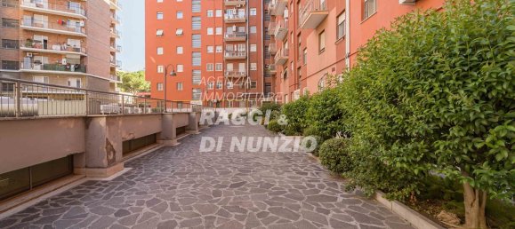 5 bedrooms Apartment in Rome, Italy No. 321197 3