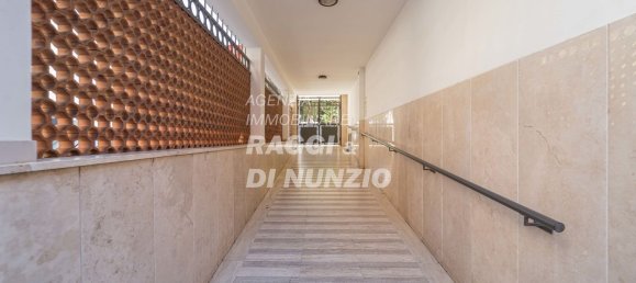5 bedrooms Apartment in Rome, Italy No. 321197 2