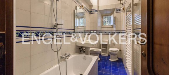4 bedrooms Apartment in Florence, Italy No. 132718 7
