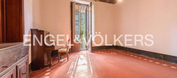 4 bedrooms Apartment in Florence, Italy No. 132718 10