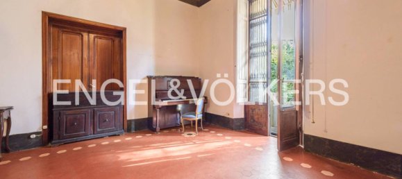 4 bedrooms Apartment in Florence, Italy No. 132718 9