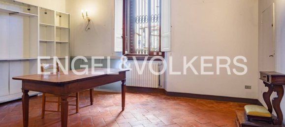 4 bedrooms Apartment in Florence, Italy No. 132718 4
