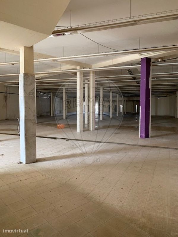 1820m² Commercial property in Marinha Grande, Portugal No. 76691