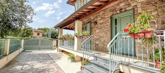 5 bedrooms House in Camaiore, Italy No. 311540 12