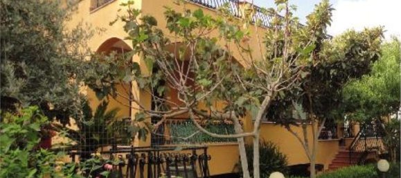 7 rooms House in Palermo, Italy No. 219794 2