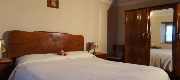 4 rooms House in Monte Santa Maria Tiberina, Italy No. 21964 25