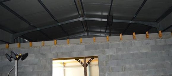 370m² Commercial property in Vierzon, France No. 322130 7