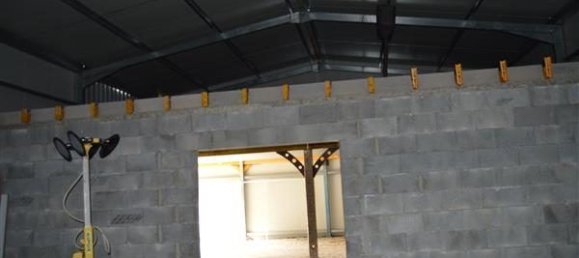 370m² Commercial property in Vierzon, France No. 322130 8