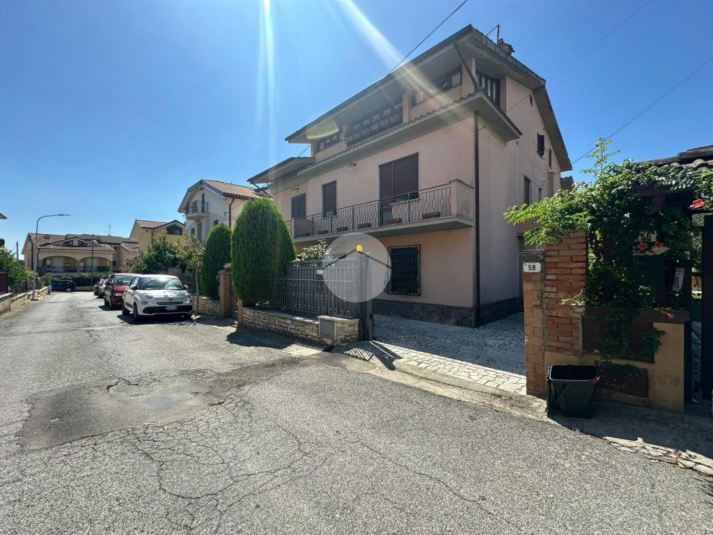 2 غرف نوم شقة في Fara in Sabina, Italy رقم 381031