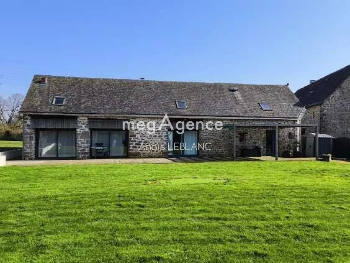 4 bedrooms House in Martigne-sur-Mayenne, France No. 351729