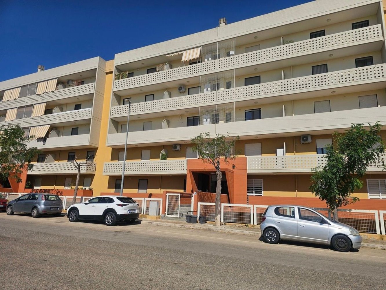 Квартира с 4 спальнями в Тури, Италия № 381738