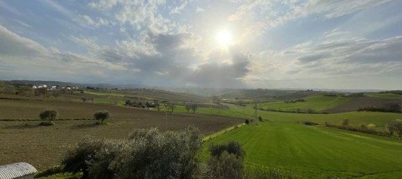 4-Zimmer Haus in Agugliano, Italy, Nr. 189511 6