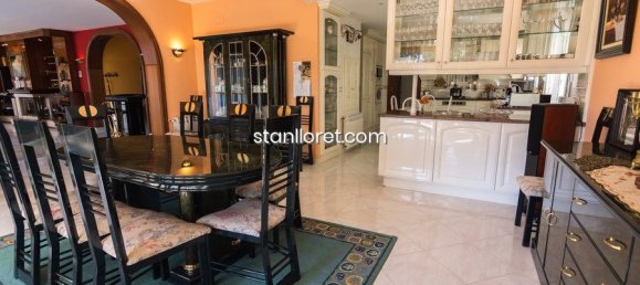 4 غرف نوم فيلا في Blanes, Spain رقم 14830 21