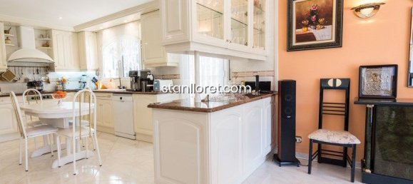 4 غرف نوم فيلا في Blanes, Spain رقم 14830 23