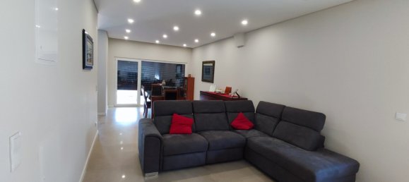 3 غرف نوم فيلا في Almada, Portugal رقم 189333 5