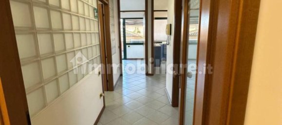 Oficina de 5 habitaciónes en Udine, Italy No. 23677 5