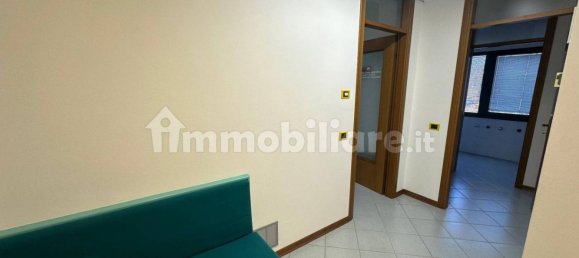 Oficina de 5 habitaciónes en Udine, Italy No. 23677 3