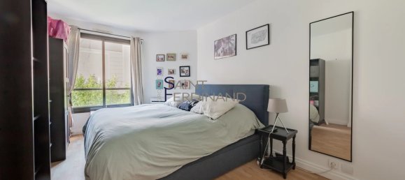 3 bedrooms Apartment in Paris, France No. 172287 8