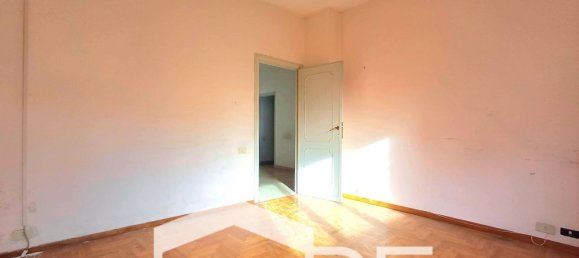 5 rooms Apartment in Rome, Italy No. 74266 17