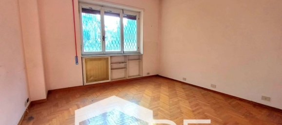 5 rooms Apartment in Rome, Italy No. 74266 20
