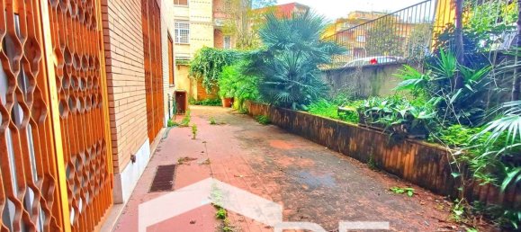 5 rooms Apartment in Rome, Italy No. 74266 24