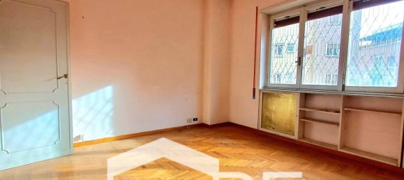 5 rooms Apartment in Rome, Italy No. 74266 19
