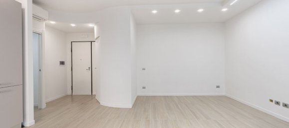 3 rooms Apartment in Rome, Italy No. 272335 10