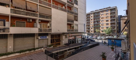 3 rooms Apartment in Rome, Italy No. 272335 27
