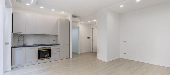 3 rooms Apartment in Rome, Italy No. 272335 9