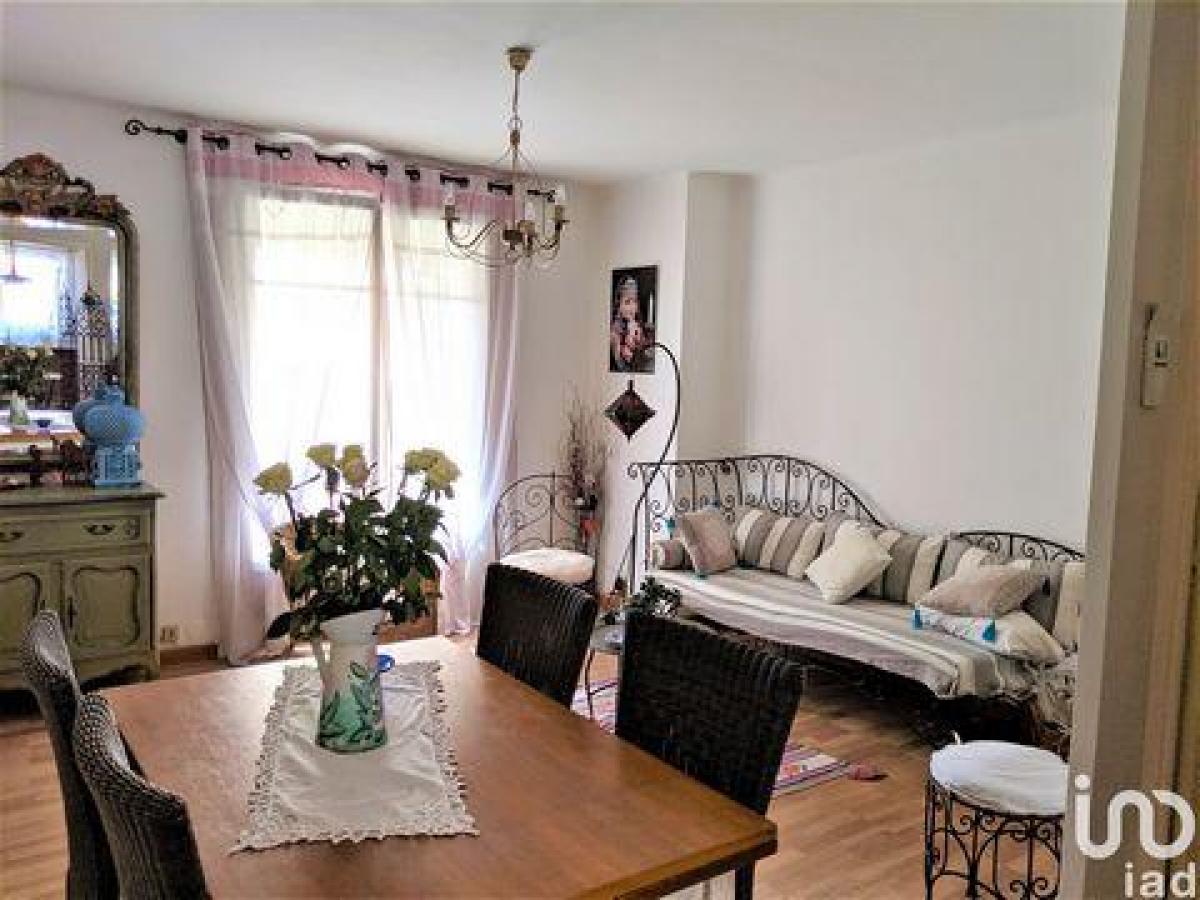 2 bedrooms Condo in Toulon, France No. 7176