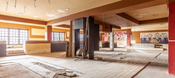 Edificio de 14 habitaciónes en Città della Pieve, Italy No. 229763 2