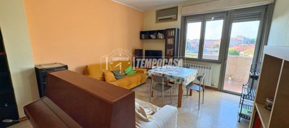 2 rooms Apartment in Legnano, Italy No. 318536 2
