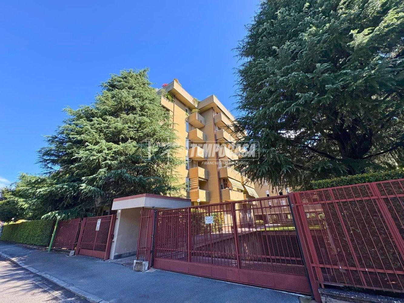 2 rooms Apartment in Legnano, Italy No. 318536