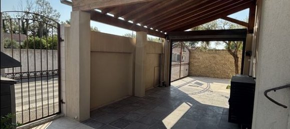 3 bedrooms Villa in Istres, France No. 342440 2