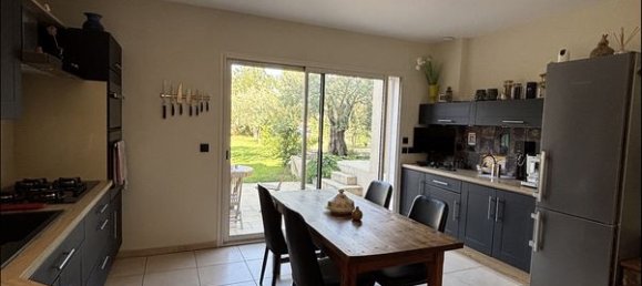 3 bedrooms Villa in Istres, France No. 342440 13