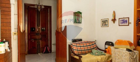 4 bedrooms Apartment in Catania, Italy No. 64763 3