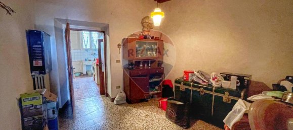 5 rooms Apartment in Città di Castello, Italy No. 157180 15