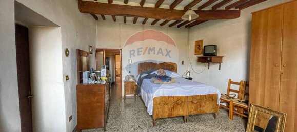 5 rooms Apartment in Città di Castello, Italy No. 157180 17