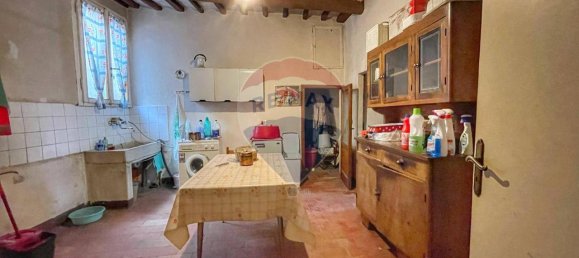 5 rooms Apartment in Città di Castello, Italy No. 157180 9